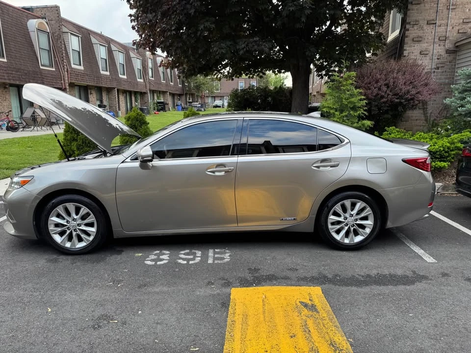 2015 Lexus ES 6th Gen - Image 4 of 16