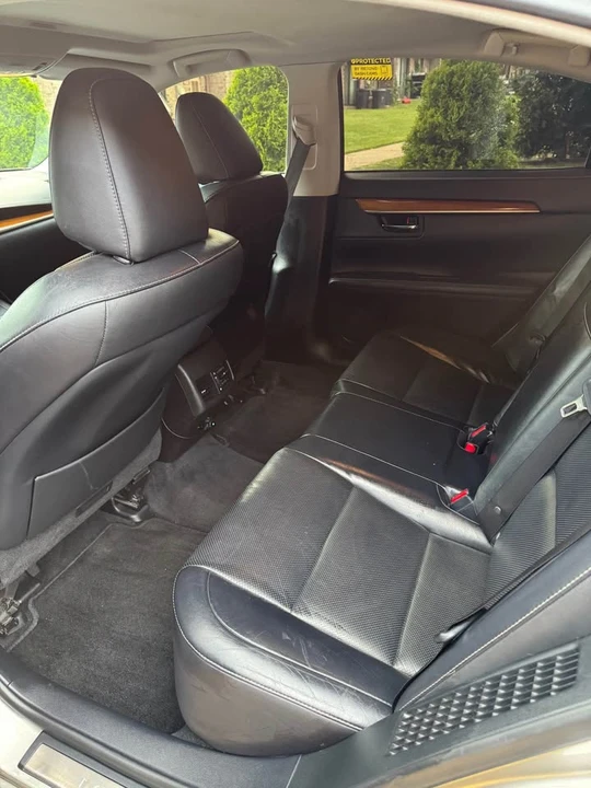 2015 Lexus ES 6th Gen - Image 9 of 16