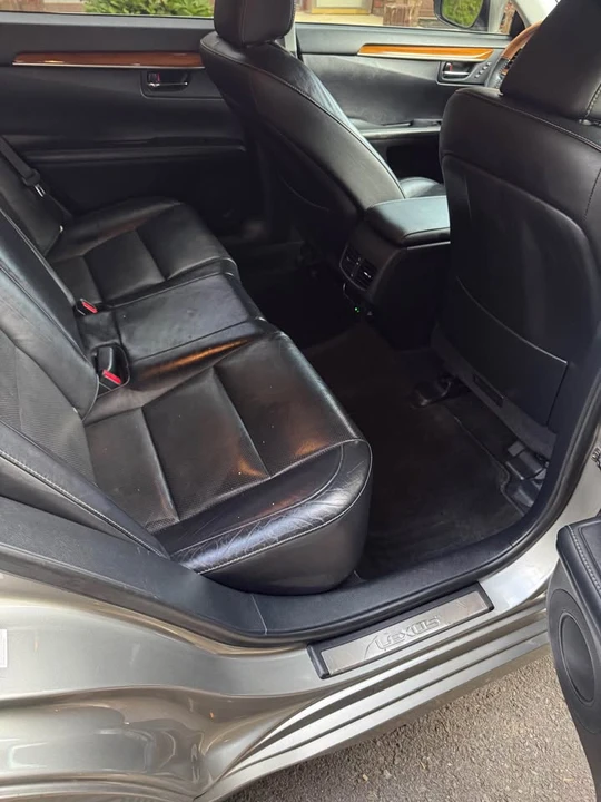 2015 Lexus ES 6th Gen - Image 12 of 16