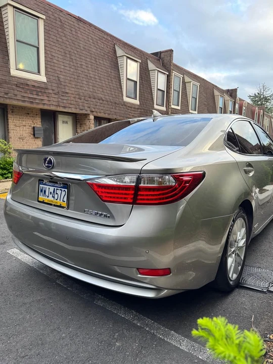 2015 Lexus ES 6th Gen - Image 7 of 16