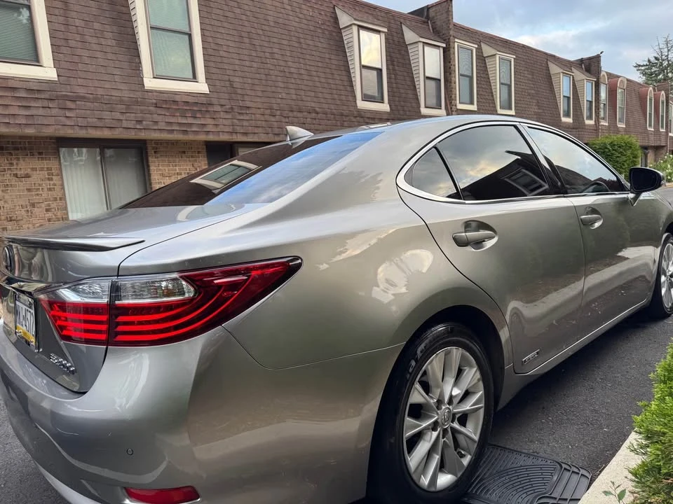 2015 Lexus ES 6th Gen - Image 5 of 16