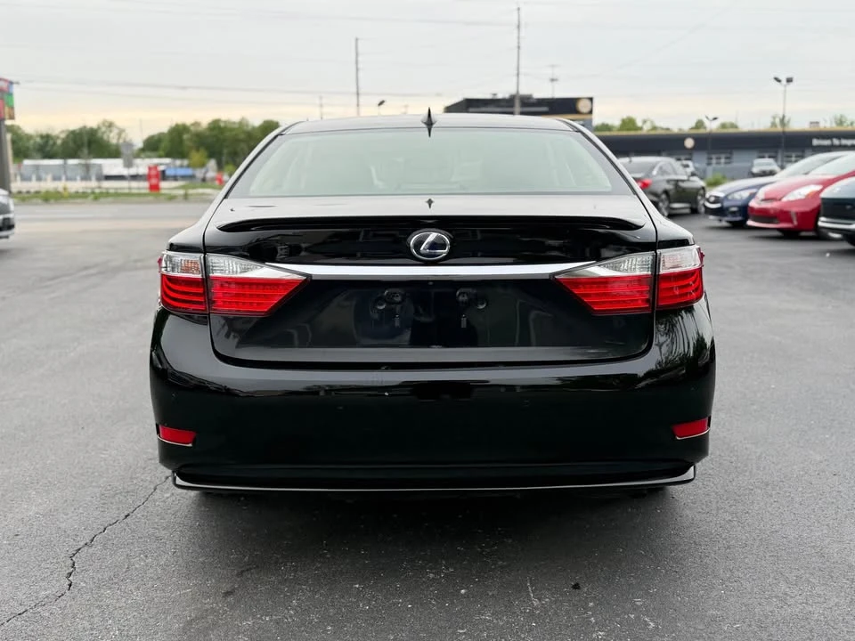 2015 Lexus ES 6th Gen - Image 4 of 20