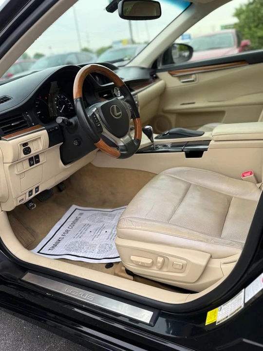 2015 Lexus ES 6th Gen - Image 10 of 20