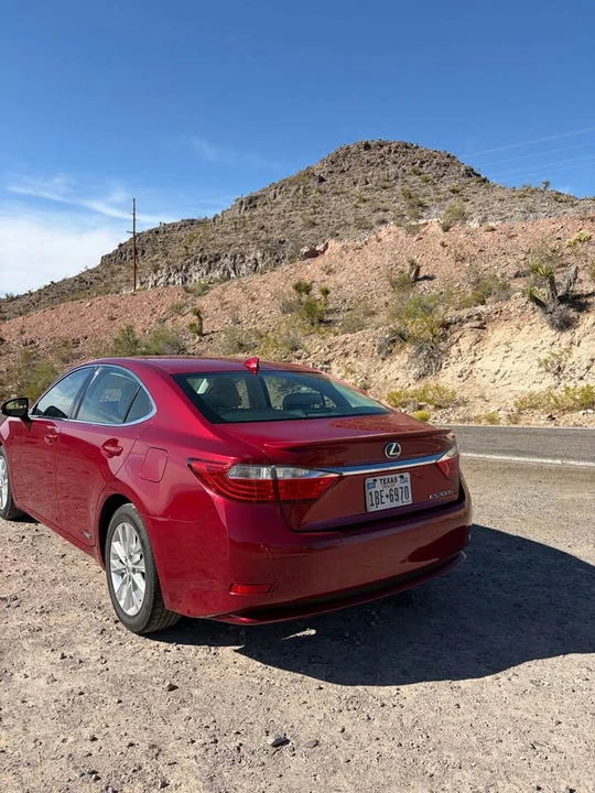 2015 Lexus ES 6th Gen - Image 4 of 21