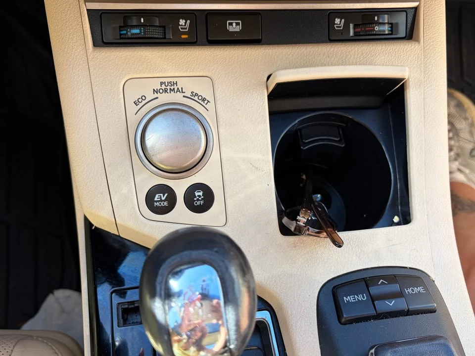2015 Lexus ES 6th Gen - Image 17 of 21