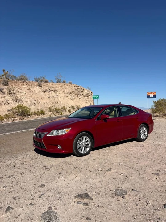 2015 Lexus ES 6th Gen - Image 5 of 21