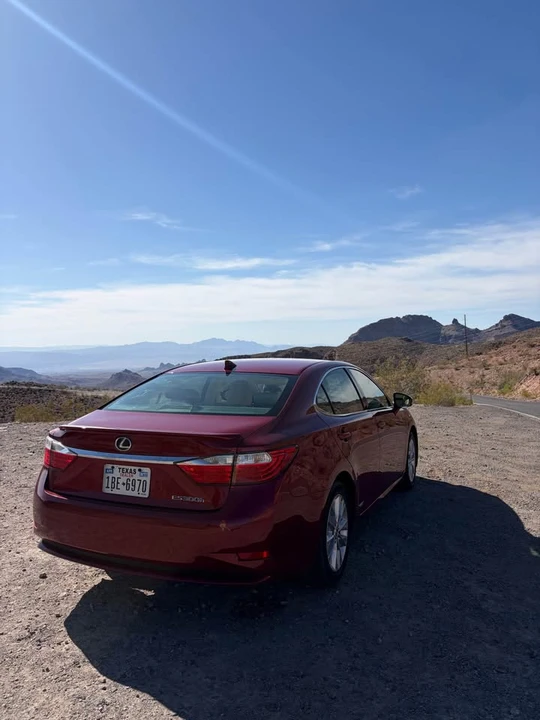 2015 Lexus ES 6th Gen - Image 3 of 21