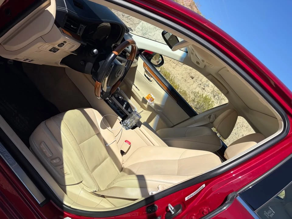 2015 Lexus ES 6th Gen - Image 8 of 21