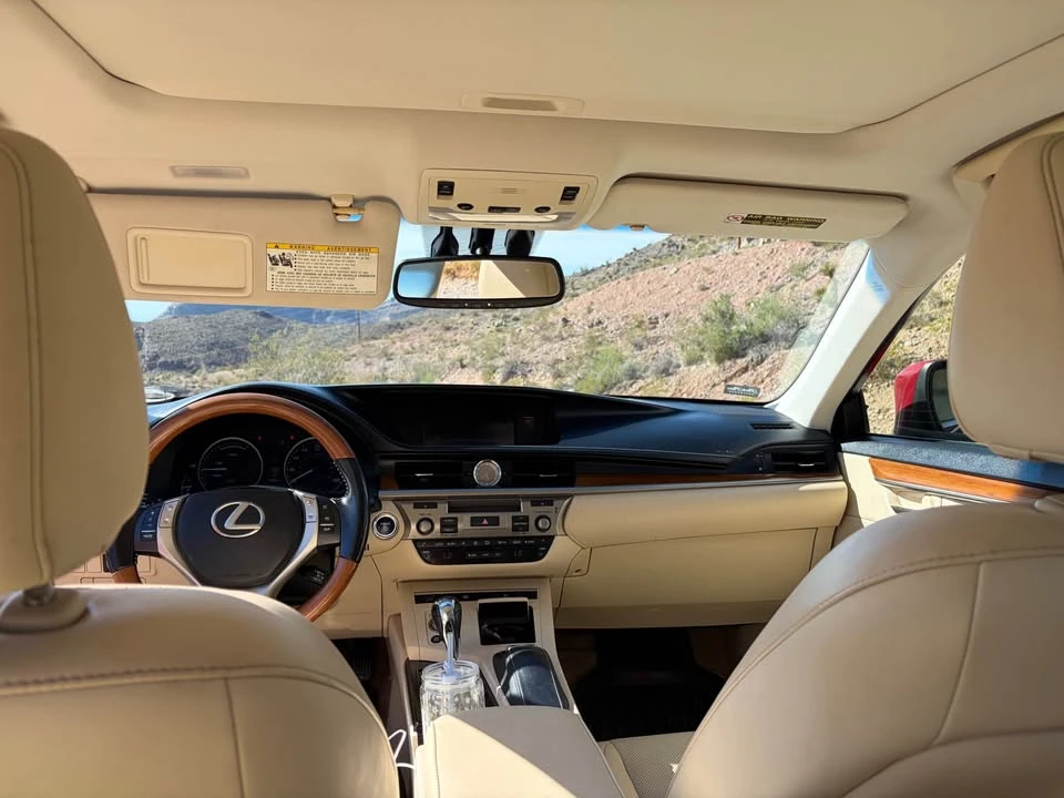 2015 Lexus ES 6th Gen - Image 9 of 21