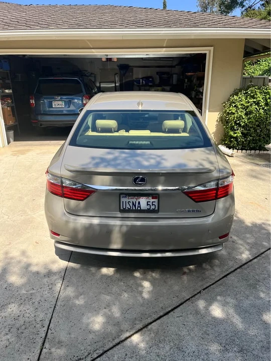 2015 Lexus ES 6th Gen - Image 3 of 10
