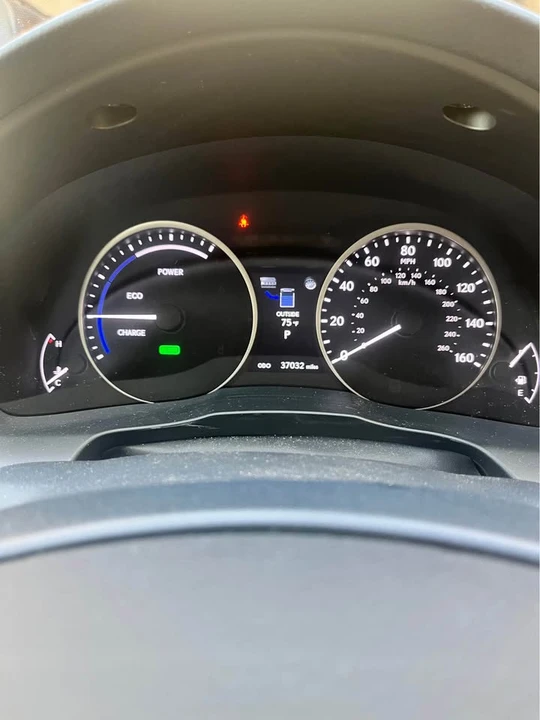 2015 Lexus ES 6th Gen - Image 10 of 10