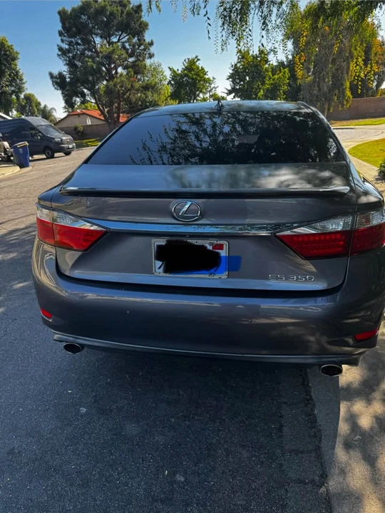 2015 Lexus ES 6th Gen - Image 5 of 17
