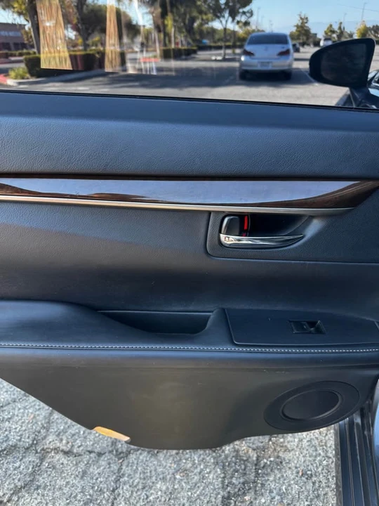 2015 Lexus ES 6th Gen - Image 13 of 17