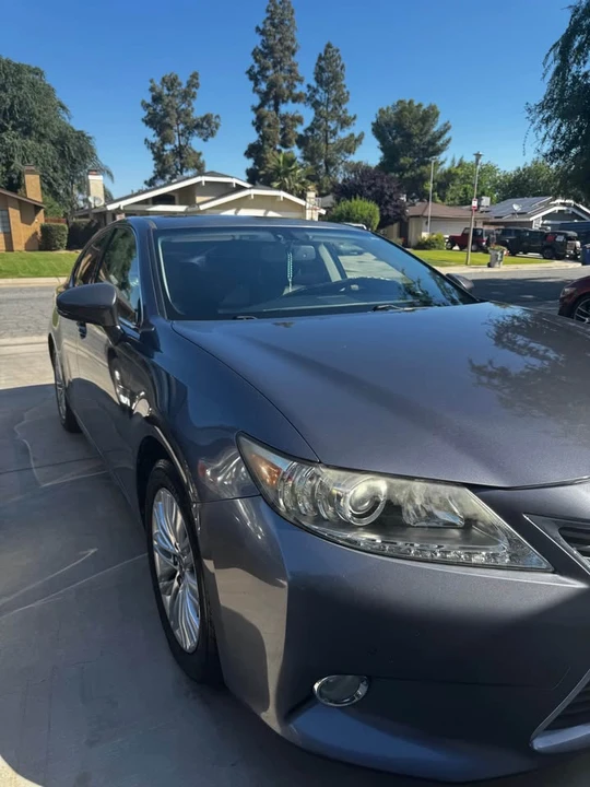 2015 Lexus ES 6th Gen - Image 4 of 17