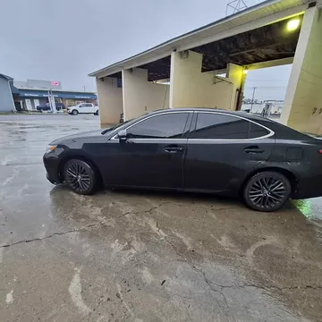 2015 Lexus ES 350 Crafted Line Sedan