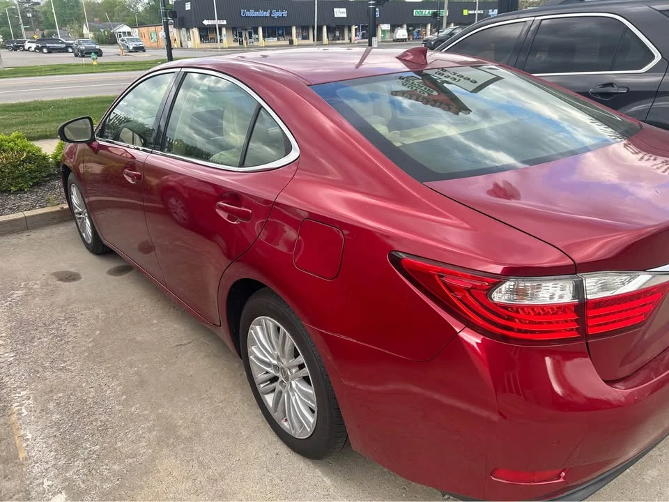 2015 Lexus ES 6th Gen - Image 8 of 8