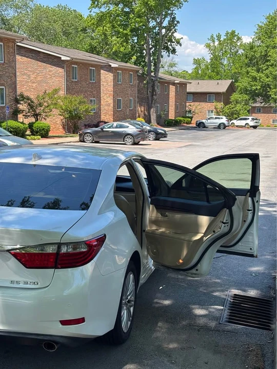 2015 Lexus ES 6th Gen - Image 7 of 10