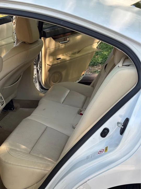 2015 Lexus ES 6th Gen - Image 8 of 10