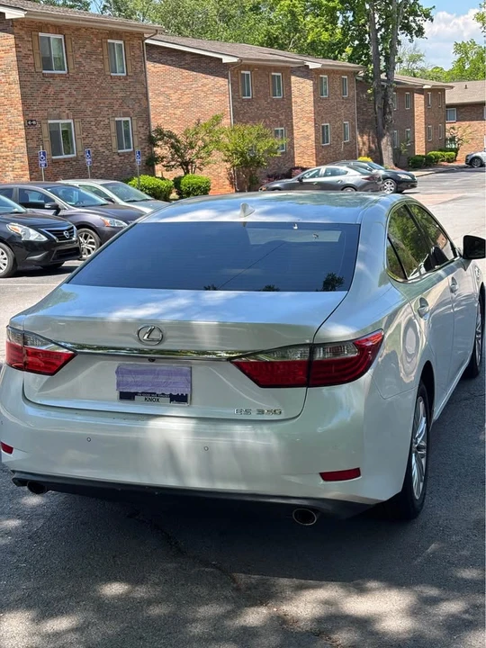 2015 Lexus ES 6th Gen - Image 4 of 10