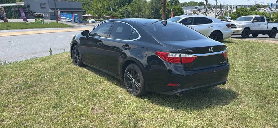 2015 Lexus ES 6th Gen - Image 2 of 8