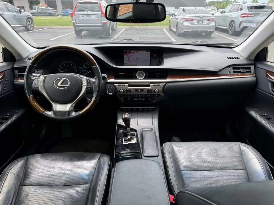 2015 Lexus ES 6th Gen - Image 6 of 13
