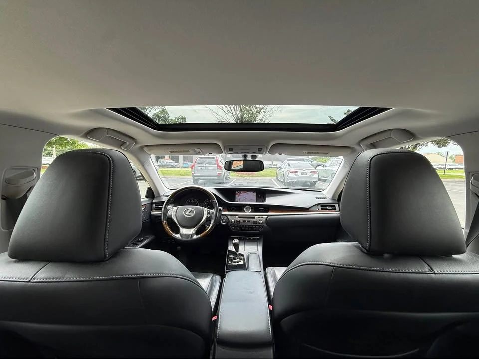 2015 Lexus ES 6th Gen - Image 5 of 13