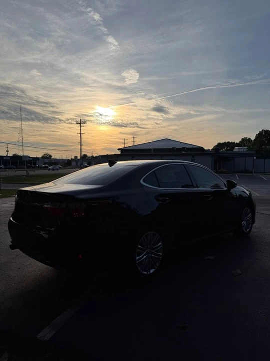 2015 Lexus ES 6th Gen - Image 4 of 14
