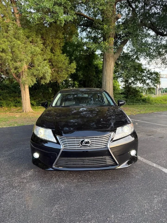 2015 Lexus ES 6th Gen - Image 6 of 14
