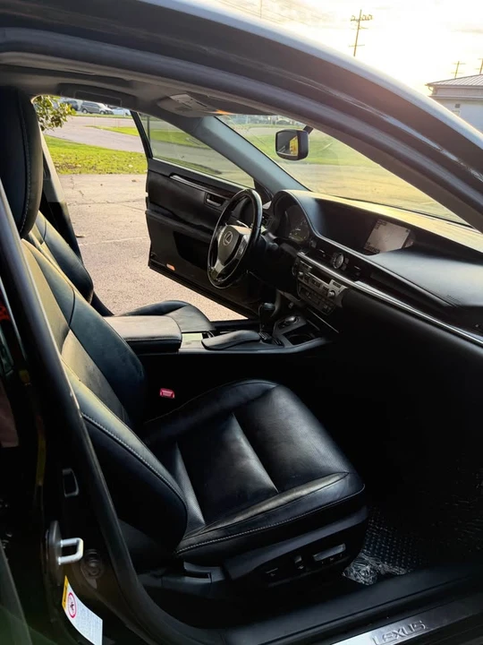 2015 Lexus ES 6th Gen - Image 13 of 14