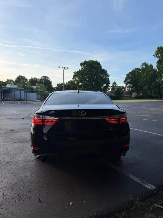 2015 Lexus ES 6th Gen - Image 3 of 14