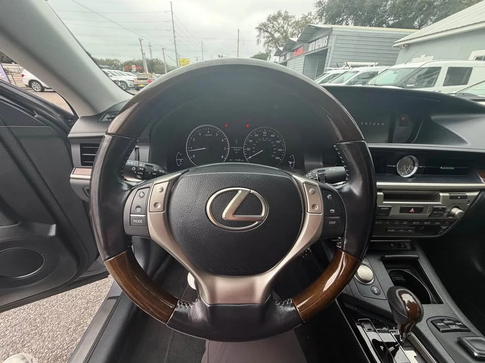 2015 Lexus ES 6th Gen - Image 13 of 16
