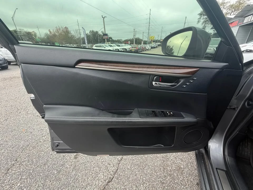 2015 Lexus ES 6th Gen - Image 12 of 16
