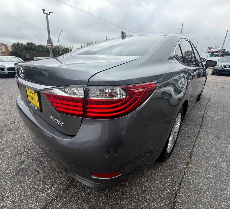 2015 Lexus ES 6th Gen - Image 5 of 16