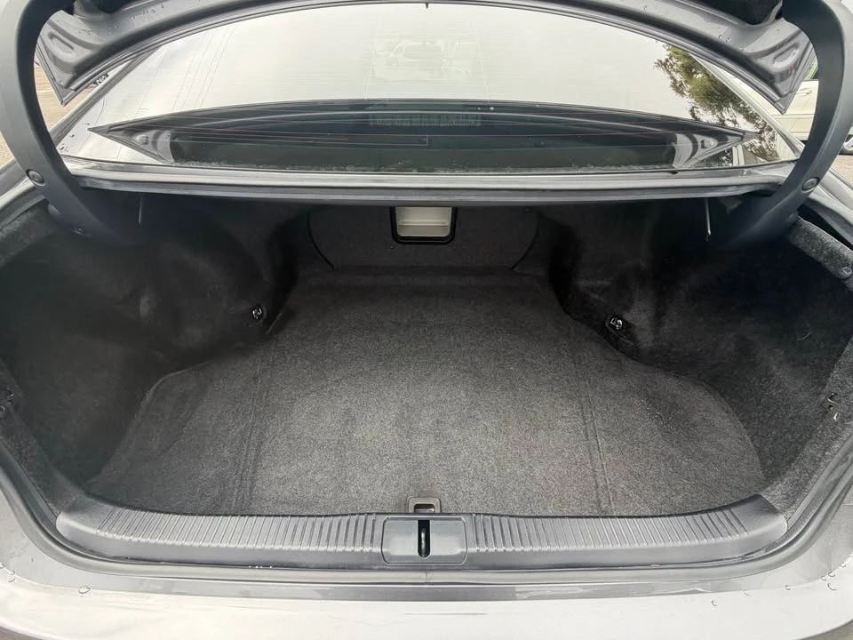 2015 Lexus ES 6th Gen - Image 7 of 16