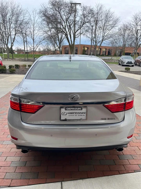 2015 Lexus ES 6th Gen - Image 7 of 19
