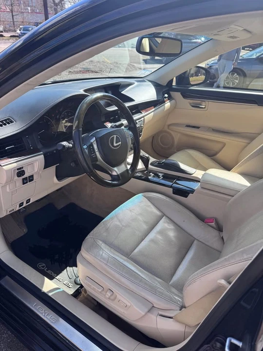 2015 Lexus ES 6th Gen - Image 5 of 18