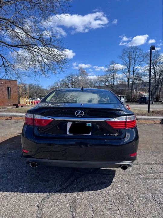 2015 Lexus ES 6th Gen - Image 4 of 18
