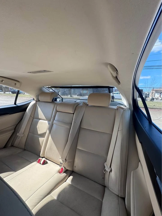 2015 Lexus ES 6th Gen - Image 14 of 18