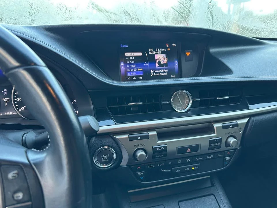 2015 Lexus ES 6th Gen - Image 3 of 7