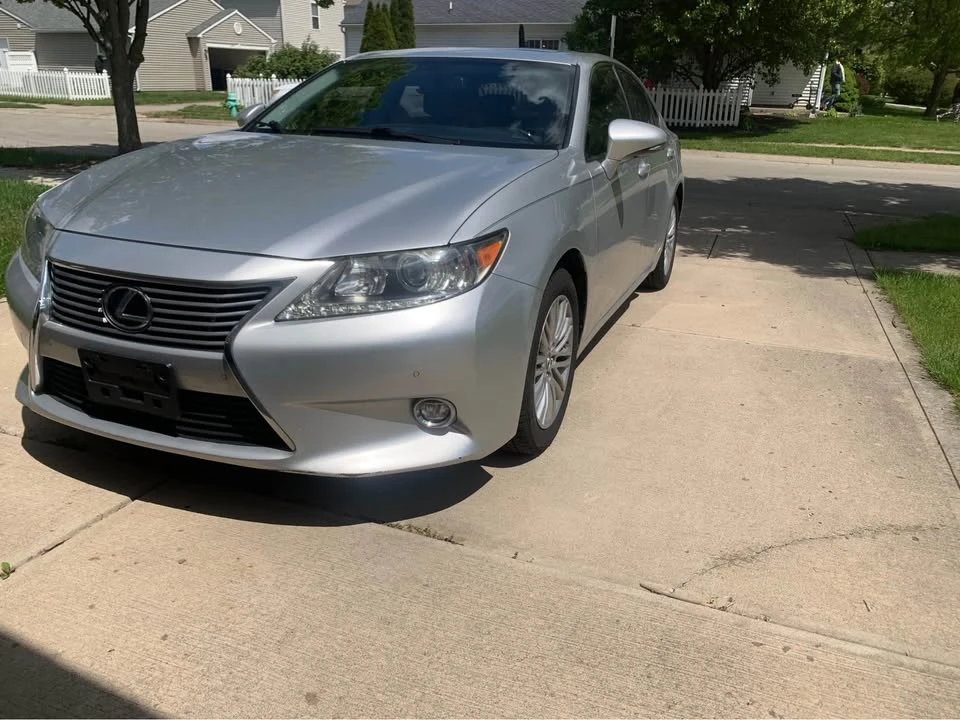 2015 Lexus ES 6th Gen - Image 3 of 14