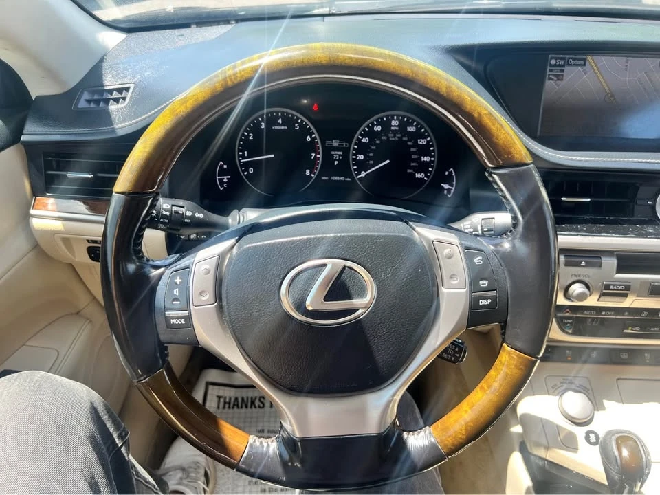 2015 Lexus ES 6th Gen - Image 15 of 17