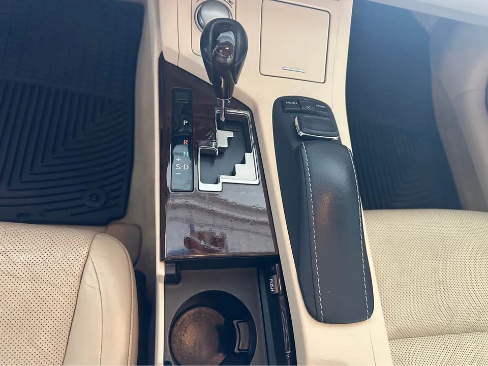 2015 Lexus ES 6th Gen - Image 14 of 20