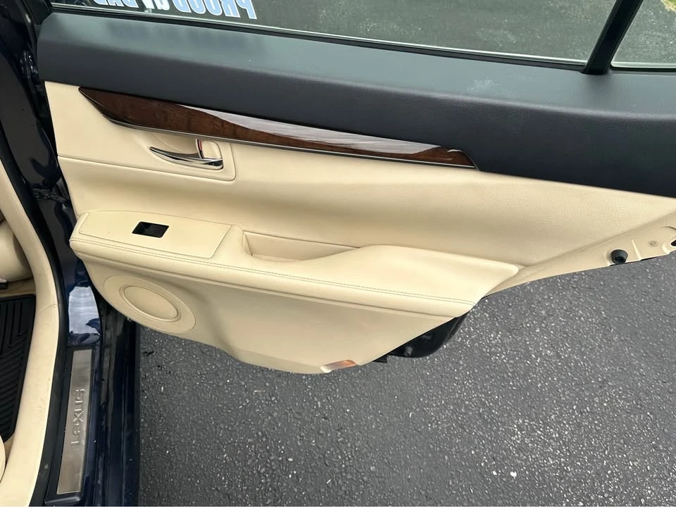 2015 Lexus ES 6th Gen - Image 17 of 20