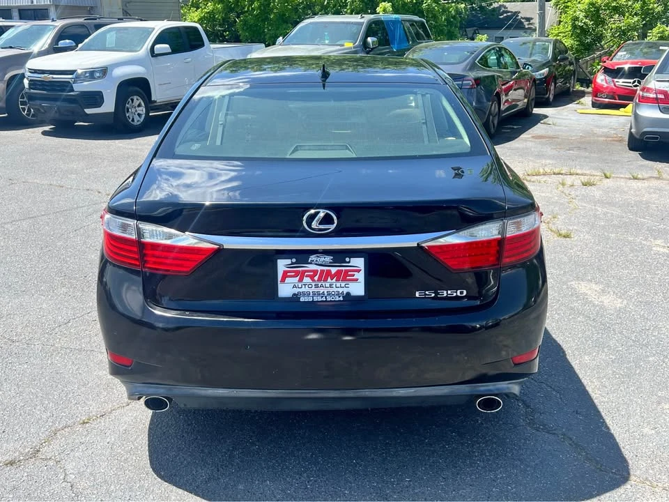 2015 Lexus ES 6th Gen - Image 4 of 17