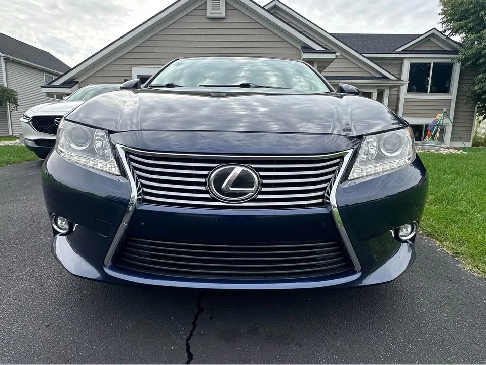 2015 Lexus ES 6th Gen - Image 9 of 20