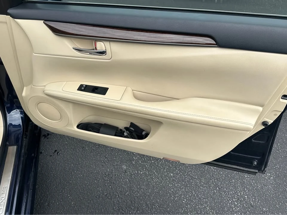 2015 Lexus ES 6th Gen - Image 18 of 20