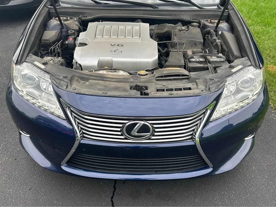 2015 Lexus ES 6th Gen - Image 10 of 20