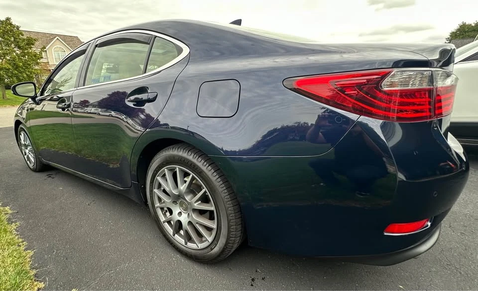 2015 Lexus ES 6th Gen - Image 4 of 20