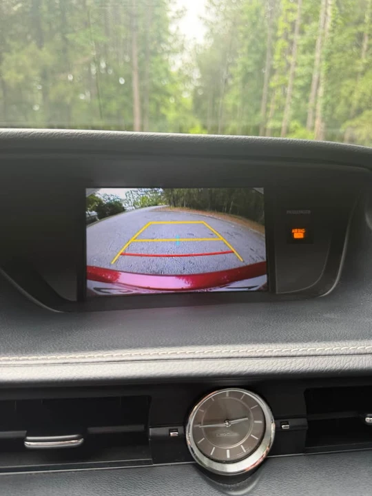 2015 Lexus ES 6th Gen - Image 17 of 20