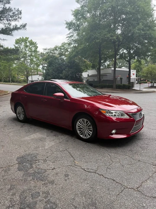 2015 Lexus ES 6th Gen - Image 5 of 20